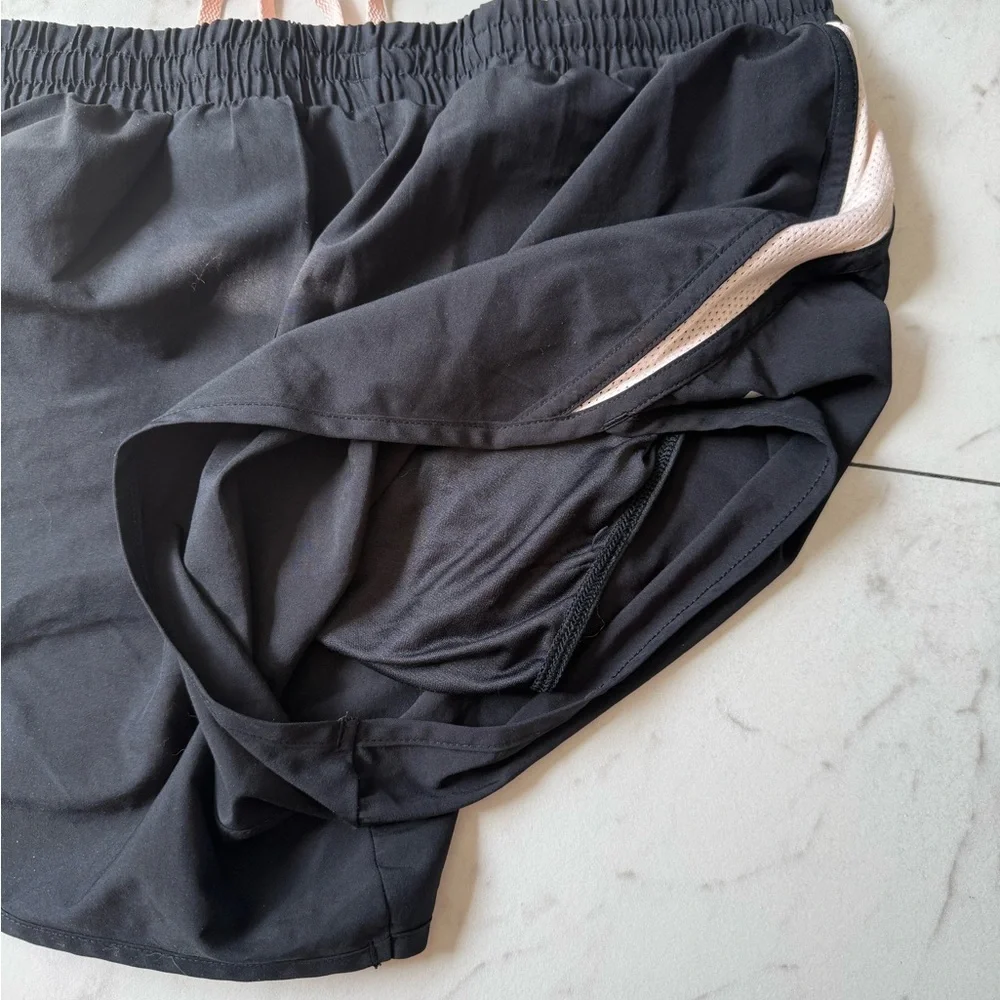 UNDER ARMOR 🖤🩷 women’s black and pink running shorts size small - Picture 7 of 7